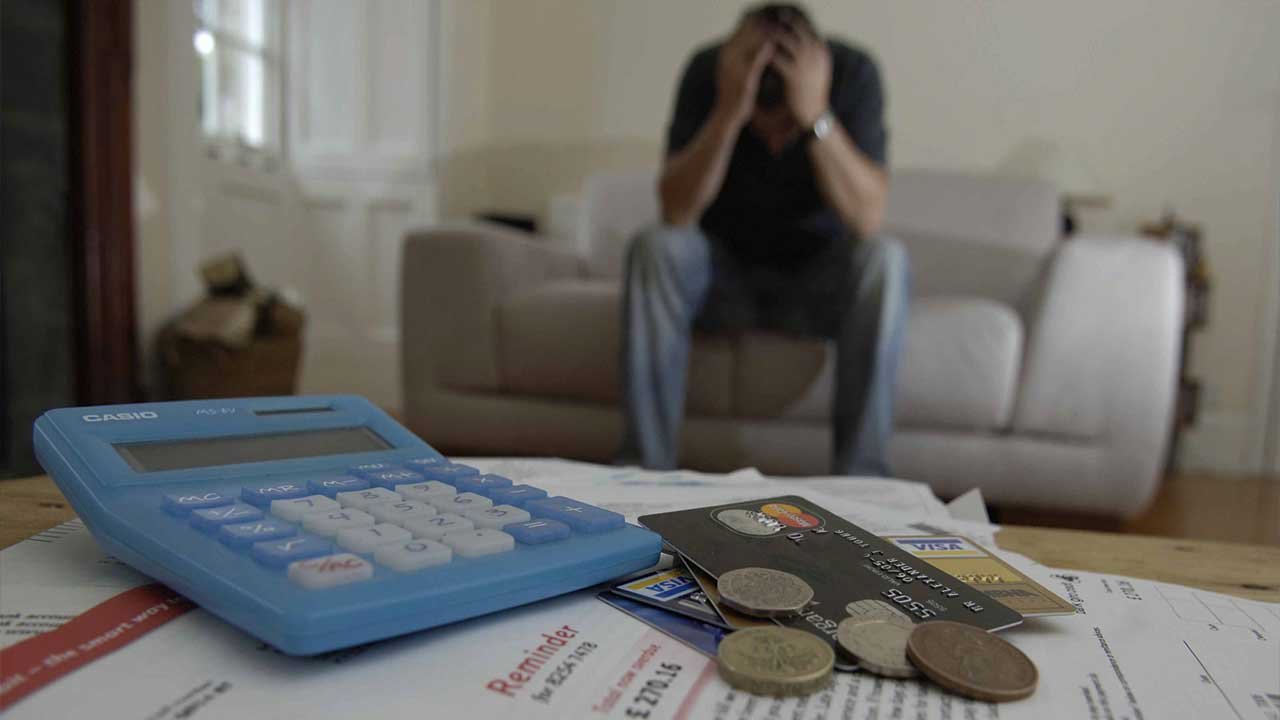 Borcu olan icralık malını satabilir mi?