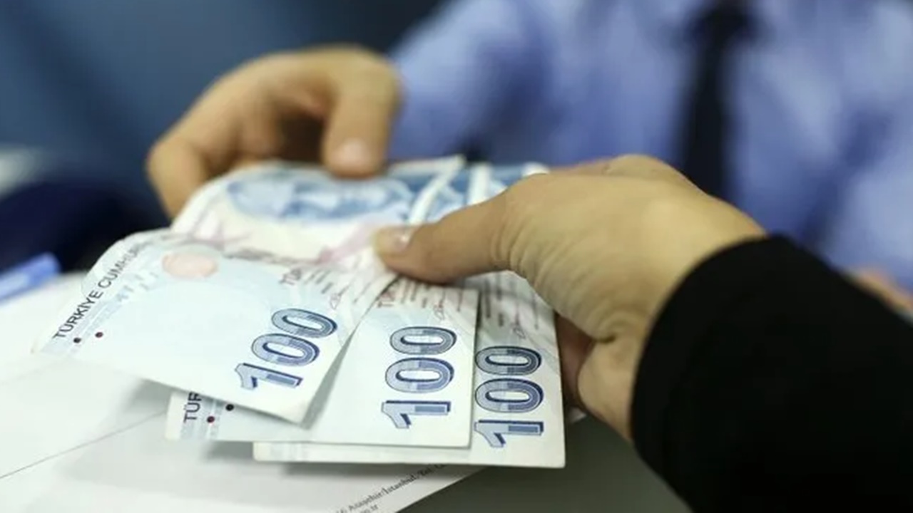 Emekli maaşları için flaş karar: Zam düşük kaldığı için bu verilecek!